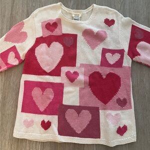 PRETTY WOMEN’s LONG SLEEVE SWEATER WITH HEARTS!